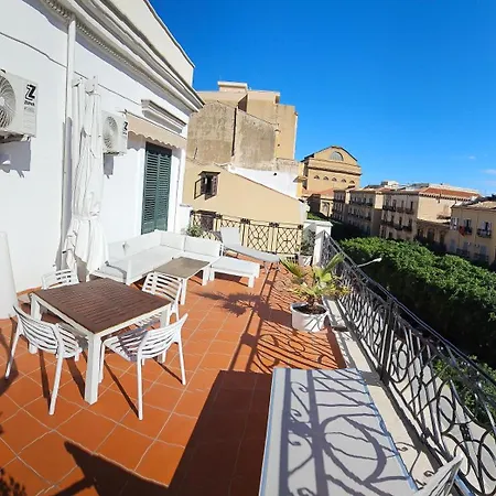 公寓 With Terrace Near Teatro Massimo 巴勒莫