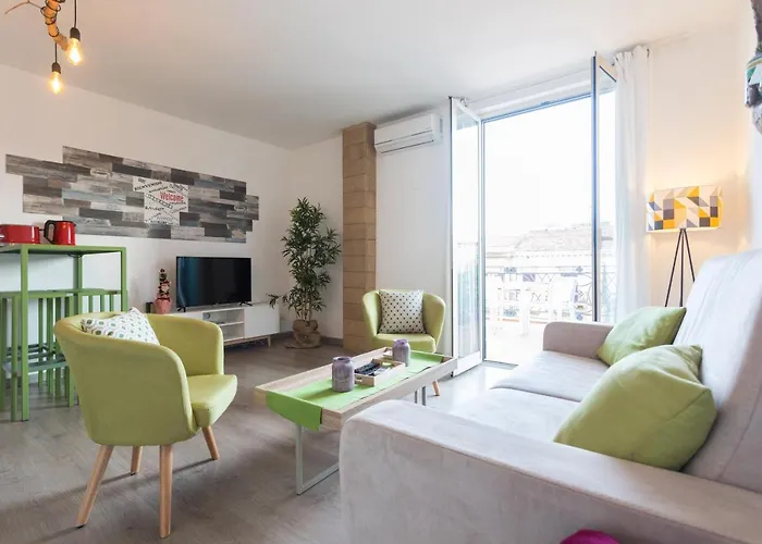 Central Apartment With Terrace Near Teatro Massimo Palermo