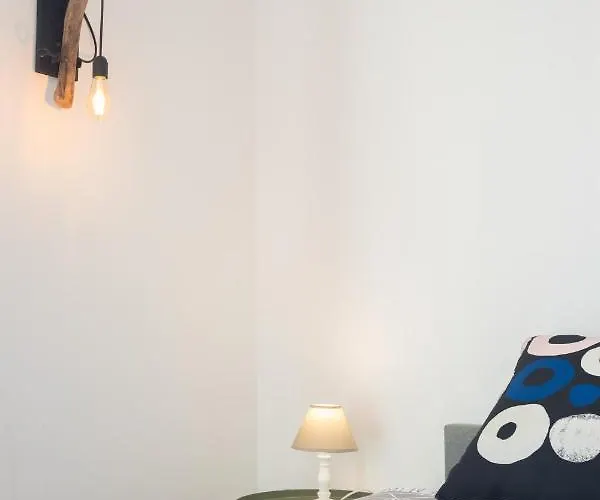 Daire Central Apartment With Terrace Near Teatro Massimo Palermo