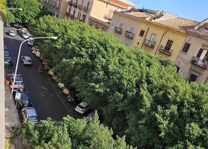 Central Apartment With Terrace Near Teatro Massimo Palermo