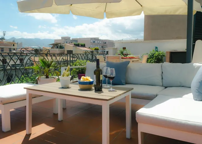Daire Central Apartment With Terrace Near Teatro Massimo Palermo